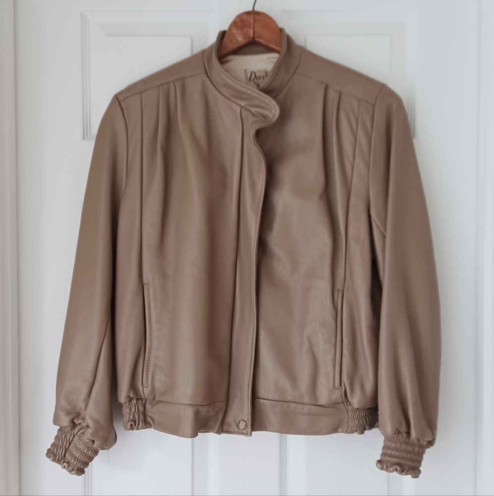Deer wear vintage 90s leather jacket